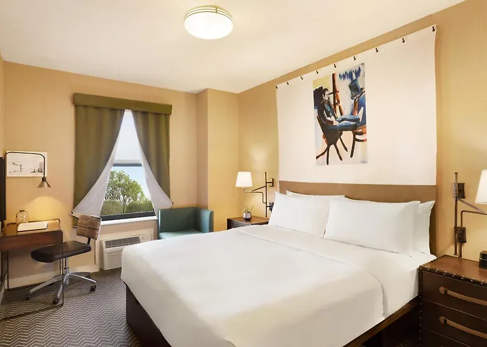 Lincoln Hotel 4*